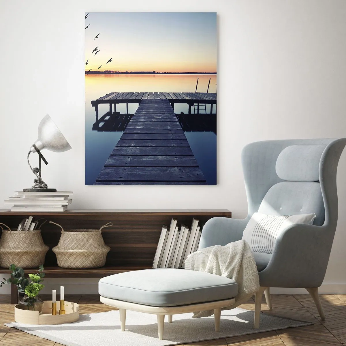 Quadro su vetro - Molo di legno su un lago all'alba con uccelli - 80x120cm - È stata una buona giornata - Decorazione murale moderna per soggiorno e camera da letto ARTTOR