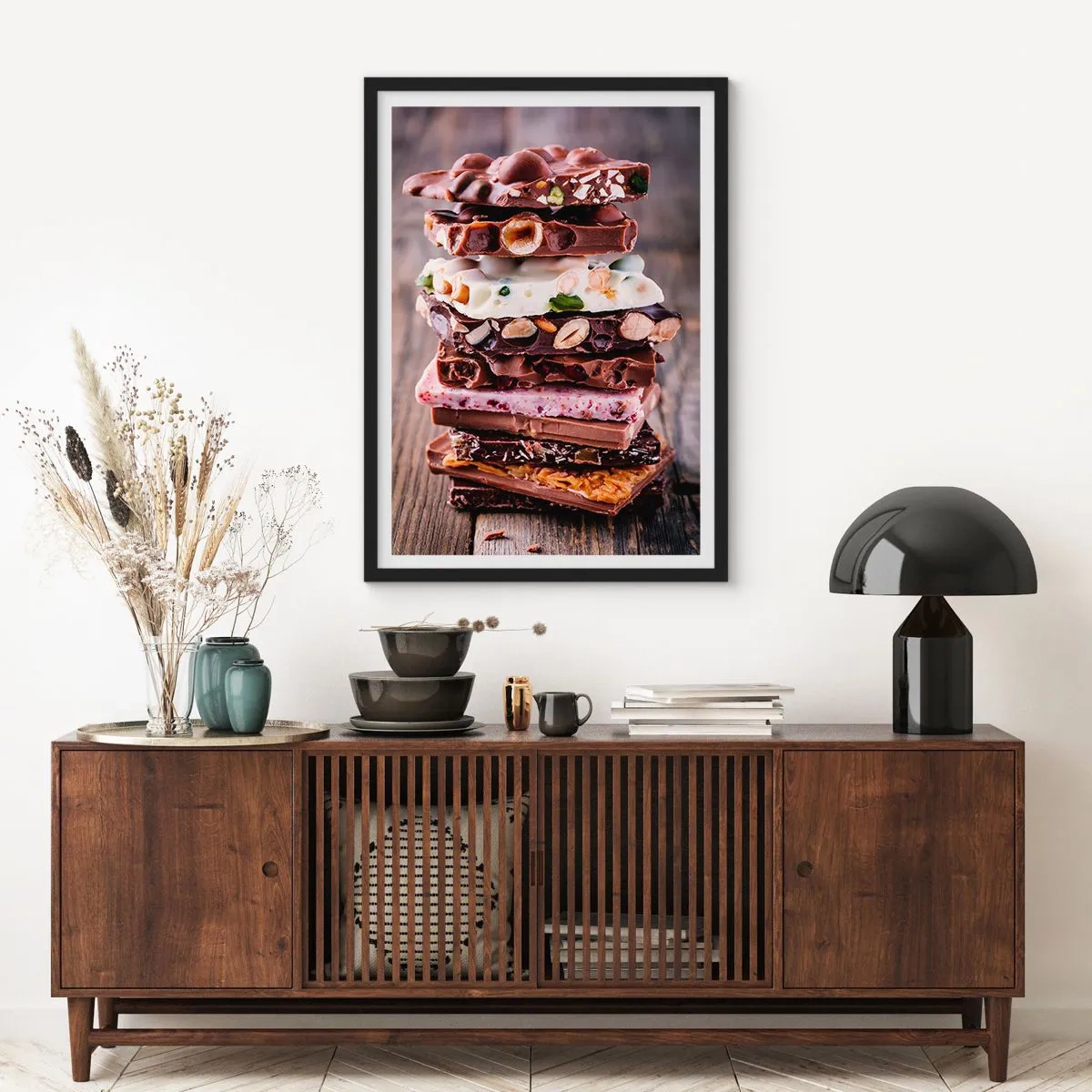 Poster in cornice nera - Una pila di barrette di cioccolato con noci e frutta - 50x70cm - Deliziosa prospettiva - Decorazione murale moderna per soggiorno e camera da letto ARTTOR