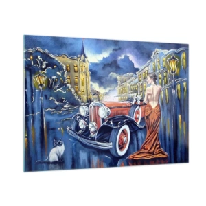 Quadro su vetro - Una donna in un abito elegante accanto a un'auto d'epoca - 100x70cm - Notturno in blu e coralli - Decorazione murale moderna per soggiorno e camera da letto ARTTOR