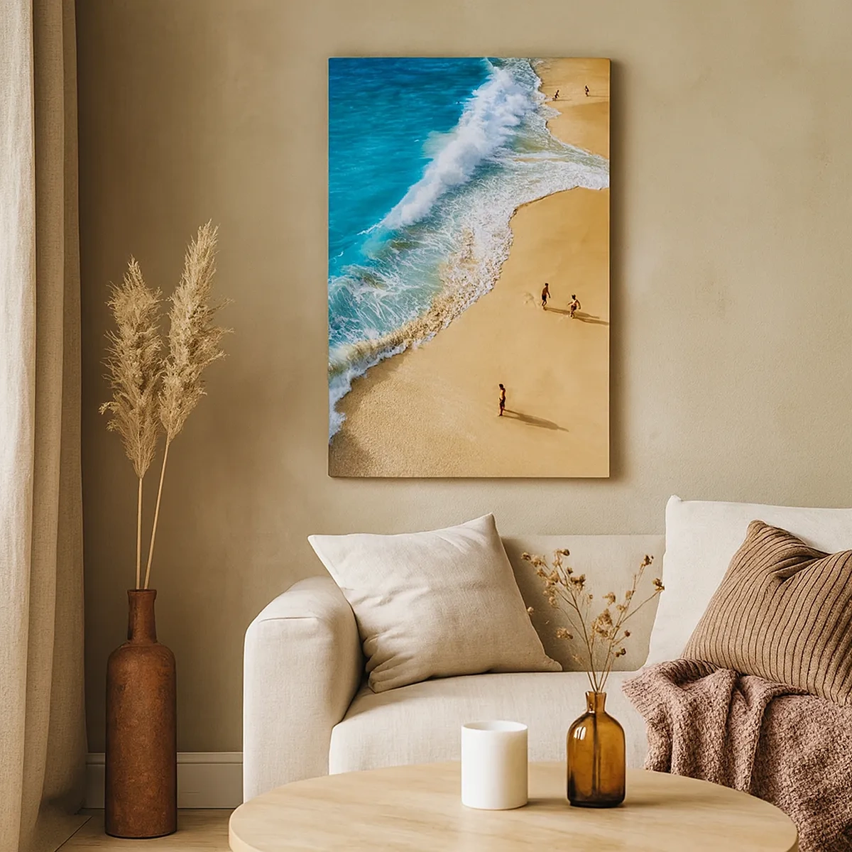 Quadro su tela - Stampe su Tela - Una spiaggia con acqua turchese e gente che cammina intorno - 50x70cm - E poi il sole, la spiaggia... - Decorazione murale moderna per soggiorno e camera da letto ARTTOR