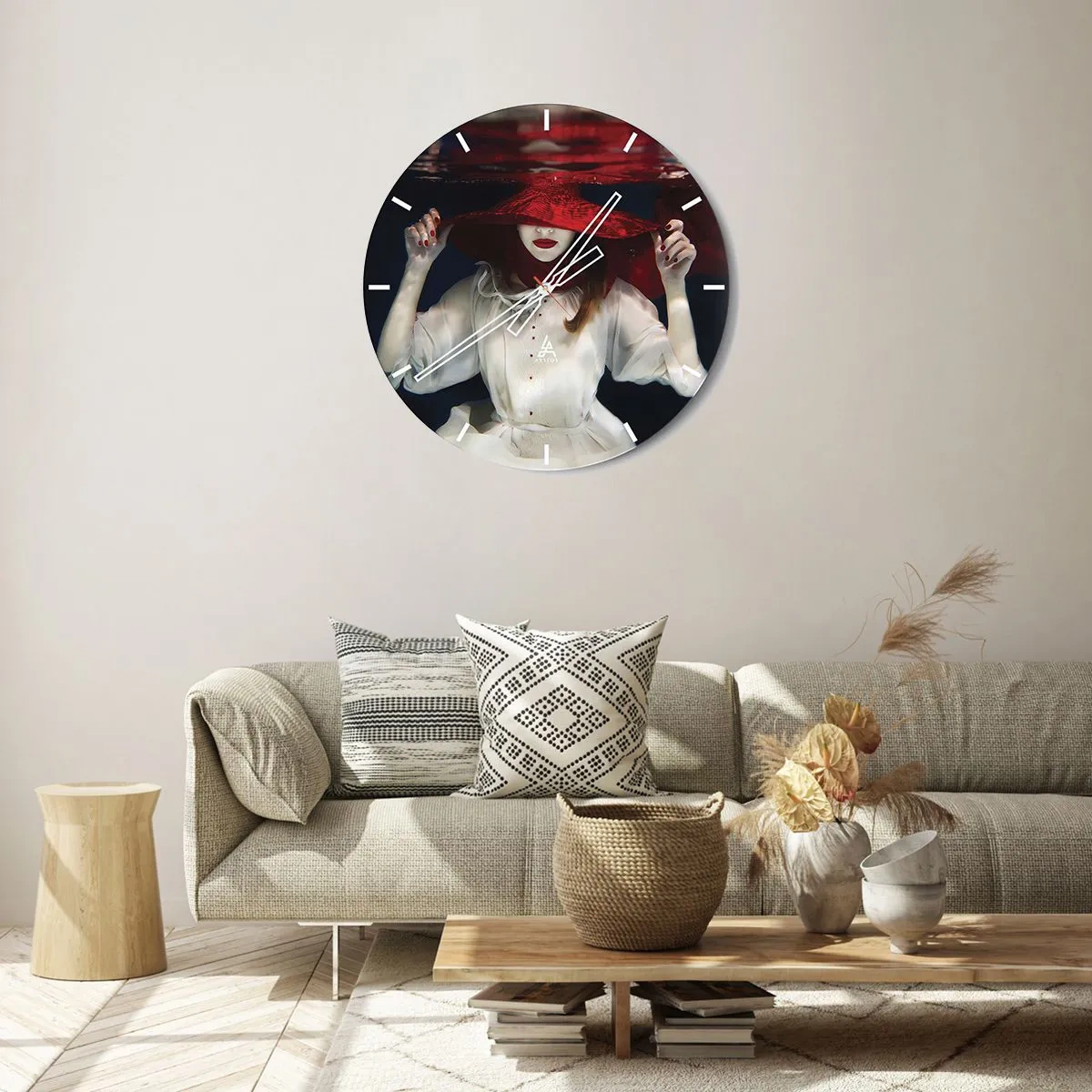 Orologio da parete - Orologio in Vetro - Una figura con un cappello rosso immersa nell'acqua - 30x30cm - Donnagatto - Decorazione murale moderna per soggiorno, cucina e camera da letto ARTTOR