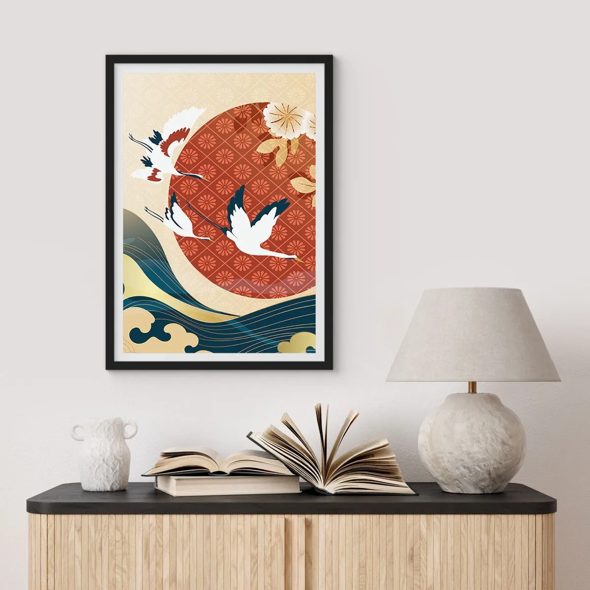 Poster in cornice nera - Composizione giapponese con gru, onde e un cerchio rosso - 50x70cm - Favola giapponese - Decorazione murale moderna per soggiorno e camera da letto ARTTOR