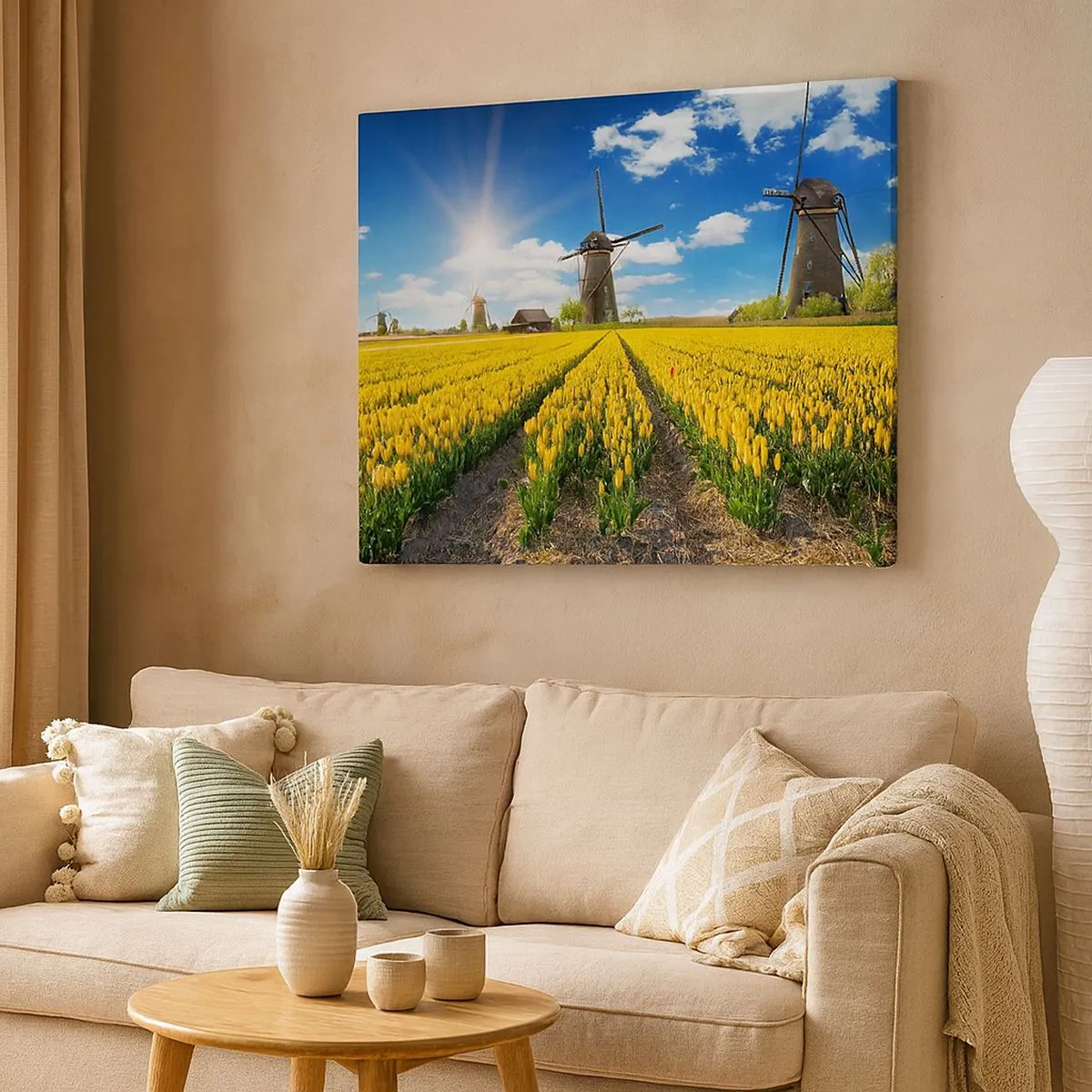 Quadro su tela - Stampe su Tela - Un campo di tulipani gialli con mulini a vento all'orizzonte - 70x50cm - Più olandesi di così non si può - Decorazione murale moderna per soggiorno e camera da letto ARTTOR