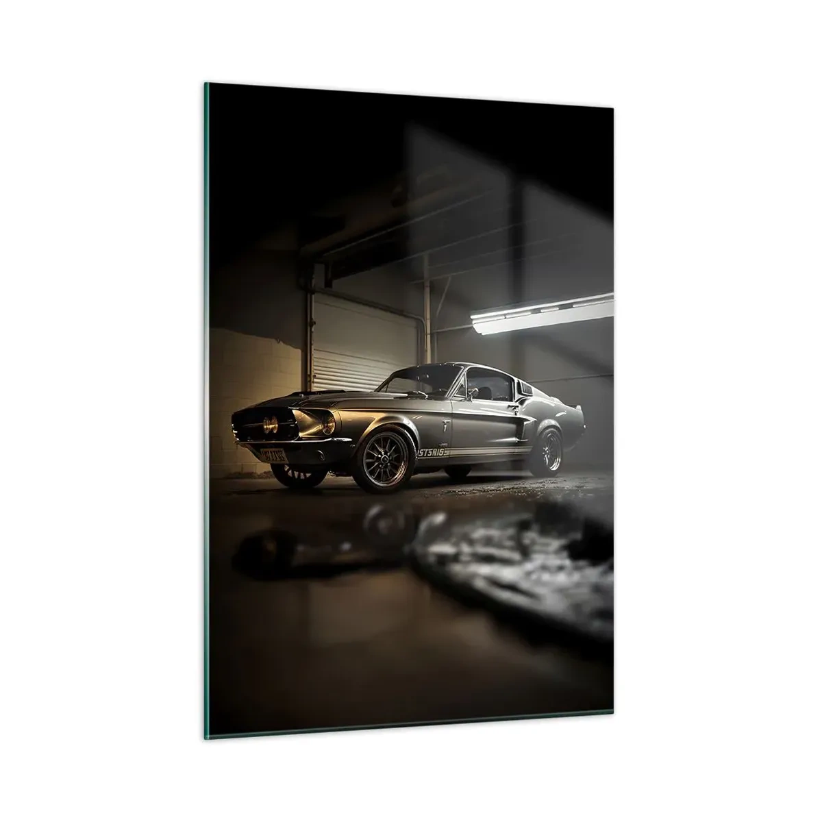 Quadro su vetro - Auto d'epoca in garage sotto illuminazione industriale - 50x70cm - Ritorno al passato - Decorazione murale moderna per soggiorno e camera da letto ARTTOR