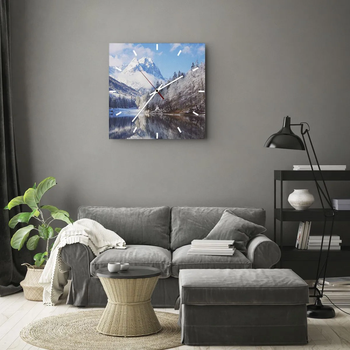 Orologio da parete - Orologio in Vetro - Paesaggio montano invernale con alberi innevati e un lago - 30x30cm - Il custode innevato - Decorazione murale moderna per soggiorno e camera da letto ARTTOR