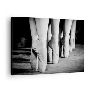 Quadro su tela - Stampe su Tela - Ripresa in bianco e nero delle scarpette da ballo delle ballerine - 70x50cm - Insieme, con leggerezza - Decorazione murale moderna per soggiorno e camera da letto ARTTOR