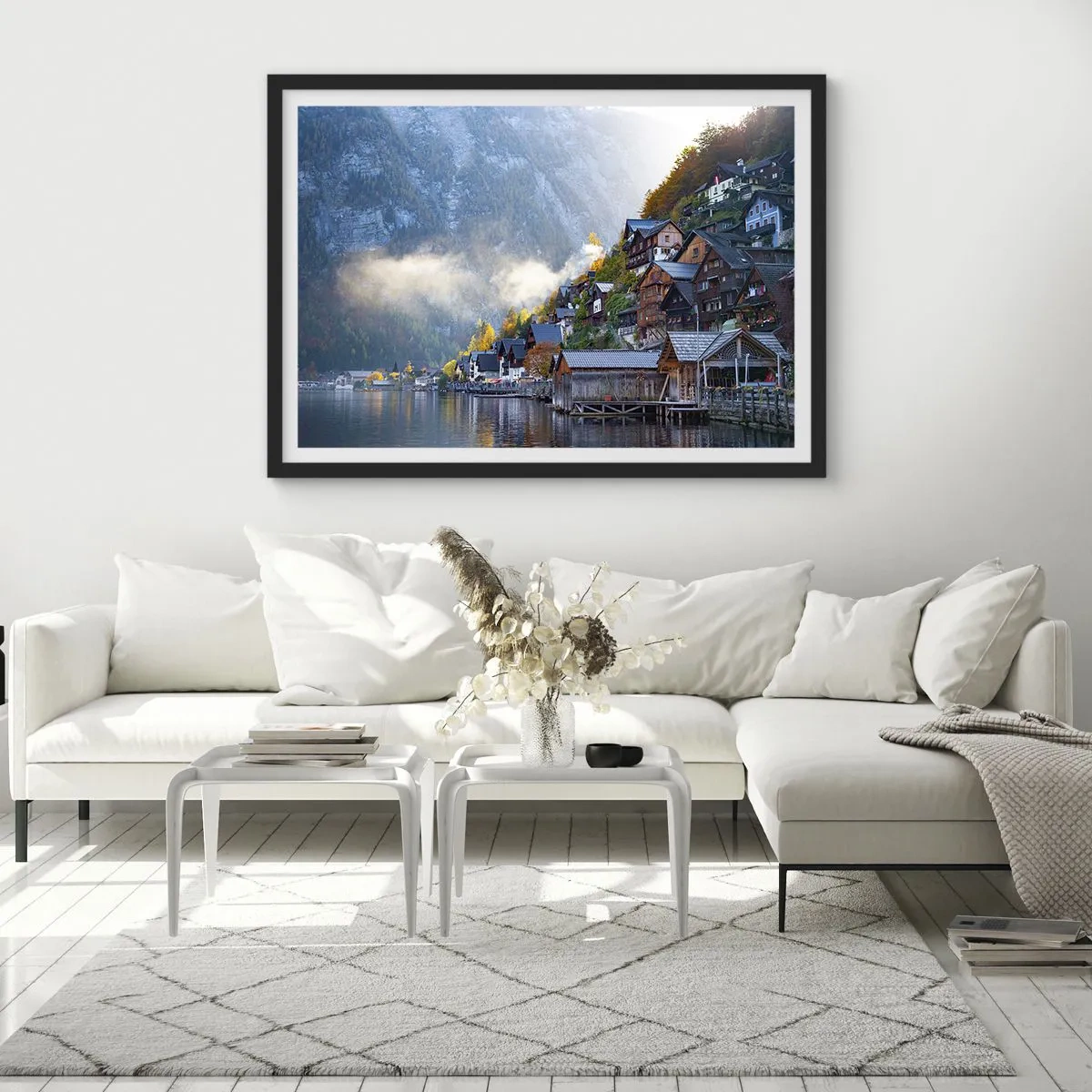 Poster in cornice nera - Un villaggio di montagna vicino a un lago in uno scenario autunnale - 70x50cm - Atmosfera alpina - Decorazione murale moderna per soggiorno e camera da letto ARTTOR