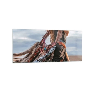 Quadro su vetro - Una donna in stile boho con dettagli di piume e gioielli - 120x50cm - La donna dello sciamano - Decorazione murale moderna per soggiorno e camera da letto ARTTOR