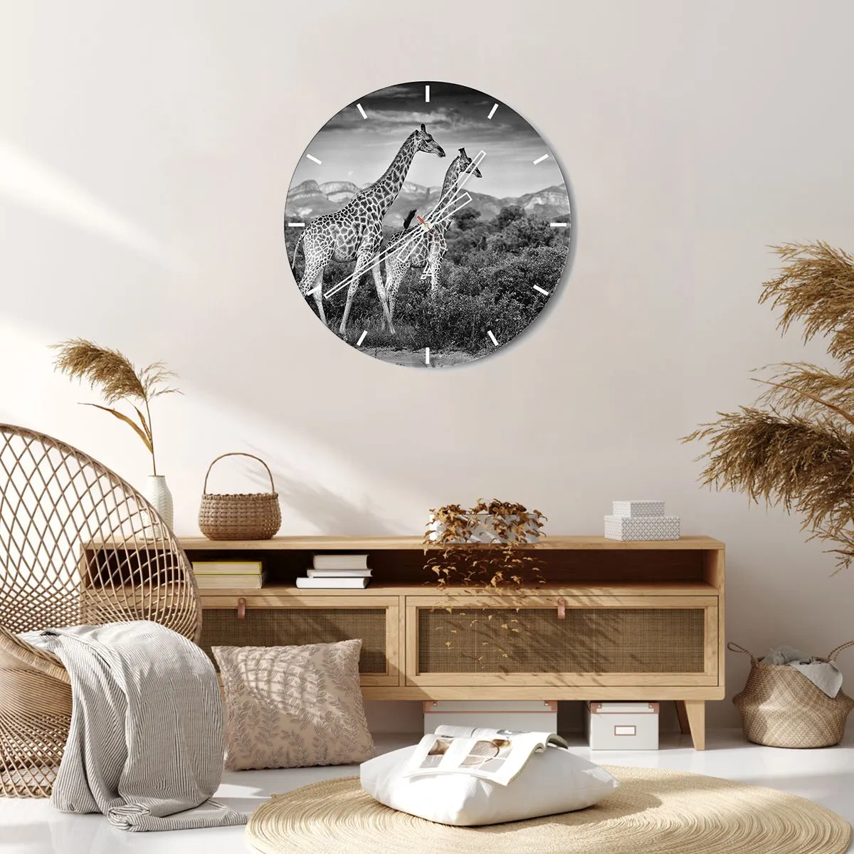 Orologio da parete - Orologio in Vetro - Una fotografia in bianco e nero di due giraffe nella savana. - 30x30cm - Alta classe in Africa - Decorazione murale moderna per soggiorno, cucina e camera da letto ARTTOR
