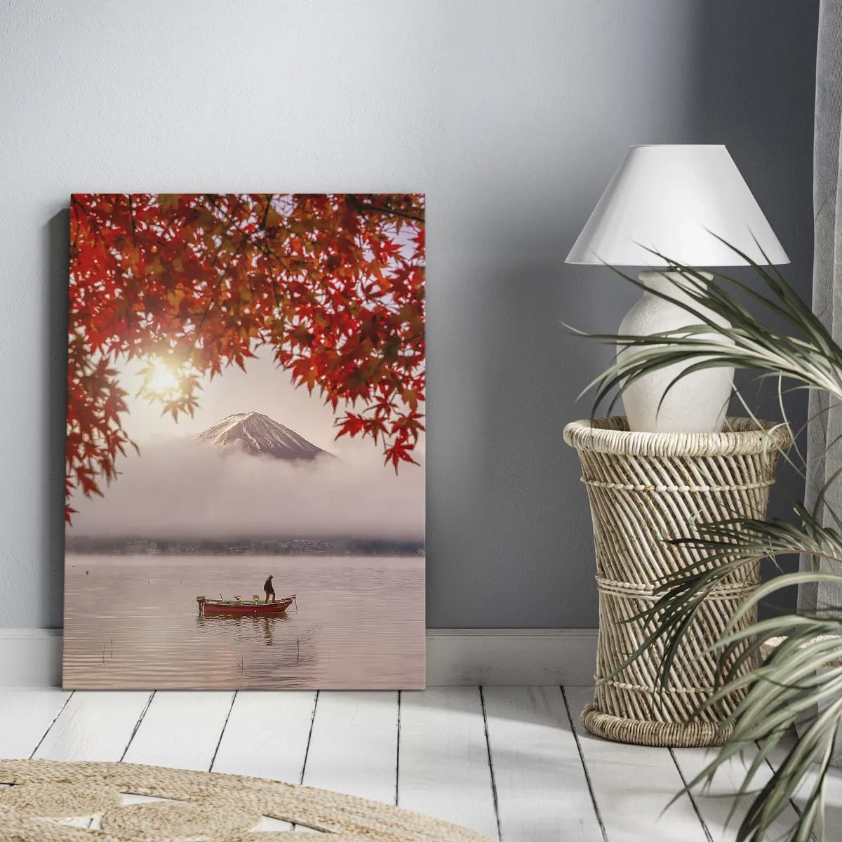 Quadro su tela - Stampe su Tela - Una barca su un lago circondata da foglie di acero rosso - 50x70cm - Nell'atmosfera del Giappone - Decorazione murale moderna per soggiorno e camera da letto ARTTOR