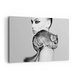 Quadro su tela - Stampe su Tela - Donna stilizzata con un cincillà in un'elegante composizione in bianco e nero - 120x80cm - Dama con il cincillà - Decorazione murale moderna per soggiorno e camera da letto ARTTOR