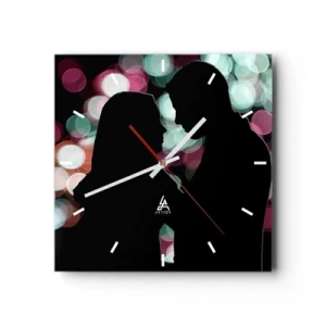 Orologio da parete - Orologio in Vetro - Silhouette di una coppia su uno sfondo di luci bokeh colorate - 30x30cm - Si! - Decorazione murale moderna per soggiorno e camera da letto ARTTOR
