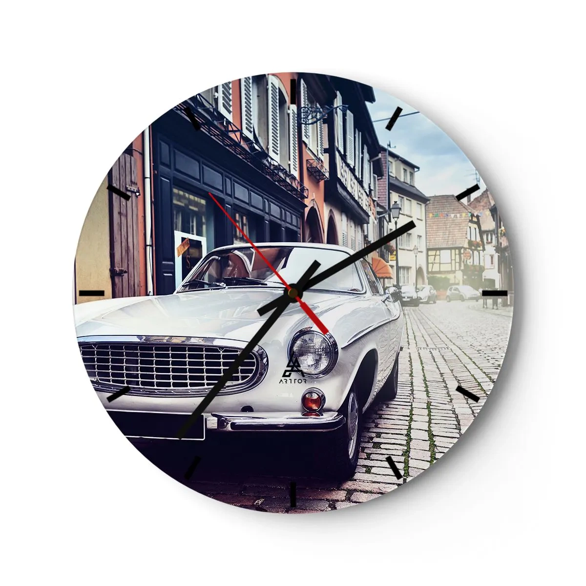 Orologio da parete - Orologio in Vetro - Un'auto d'epoca su una strada acciottolata circondata da case popolari - 30x30cm - Il passato è oggi - Decorazione murale moderna per soggiorno, cucina e camera da letto ARTTOR