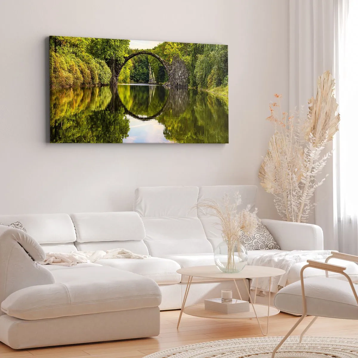Quadro su tela - Stampe su Tela - Un ponte di pietra sopra un fiume con un riflesso perfetto nell'acqua - 140x50cm - All'incontro di due mondi - Decorazione murale moderna per soggiorno e camera da letto ARTTOR