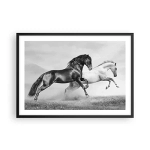 Poster in cornice nera - Due cavalli al galoppo in una composizione dinamica in bianco e nero - 70x50cm - Angeli e demoni - Decorazione murale moderna per soggiorno e camera da letto ARTTOR