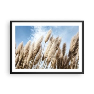 Poster in cornice nera - Delicati prati di pampa contro un cielo azzurro con nuvole leggere - 70x50cm - Le carezze del sole e del vento - Decorazione murale moderna per soggiorno e camera da letto ARTTOR