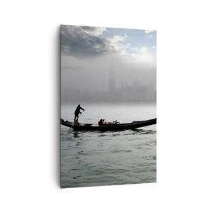 Quadro su tela - Stampe su Tela - Una gondola scivola sulle acque di Venezia in una mattina nebbiosa, sovrastando la città. - 80x120cm - Città magica di acqua e nebbia - Decorazione murale moderna per soggiorno e camera da letto ARTTOR
