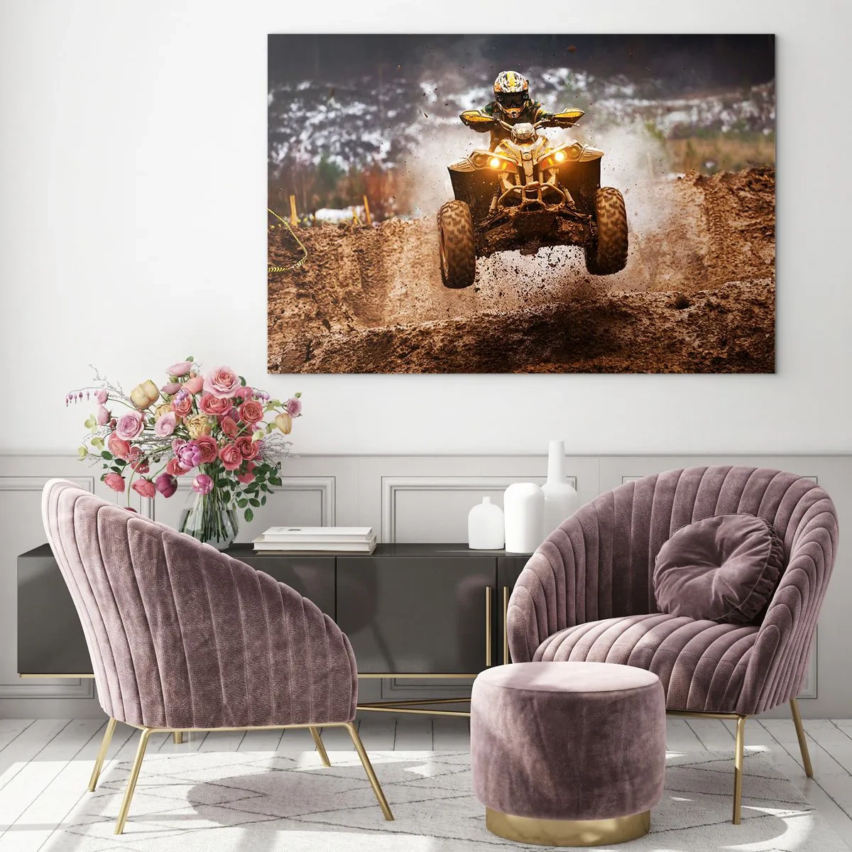 Quadro su vetro - Quad in azione su terreni fangosi in un ambiente dinamico - 120x80cm - No risk no fun - Decorazione murale moderna per soggiorno e camera da letto ARTTOR
