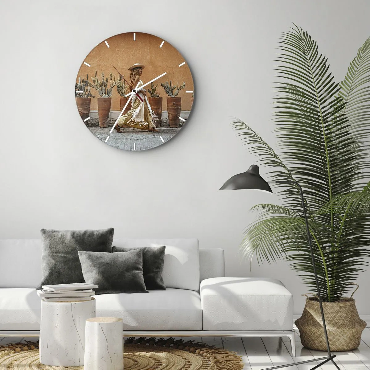 Orologio da parete - Orologio in Vetro - Donna hippie stilizzata su uno sfondo di vasi di cactus - 30x30cm - In stile hippy - Decorazione murale moderna per soggiorno, cucina e camera da letto ARTTOR