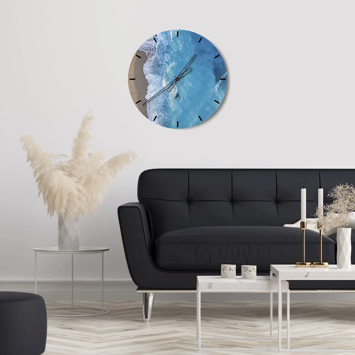 Orologio da parete - Orologio in Vetro - Vista dall'alto delle onde dell'oceano che si infrangono su una spiaggia sabbiosa - 30x30cm - La forza del blu - Decorazione murale moderna per soggiorno, cucina e camera da letto ARTTOR