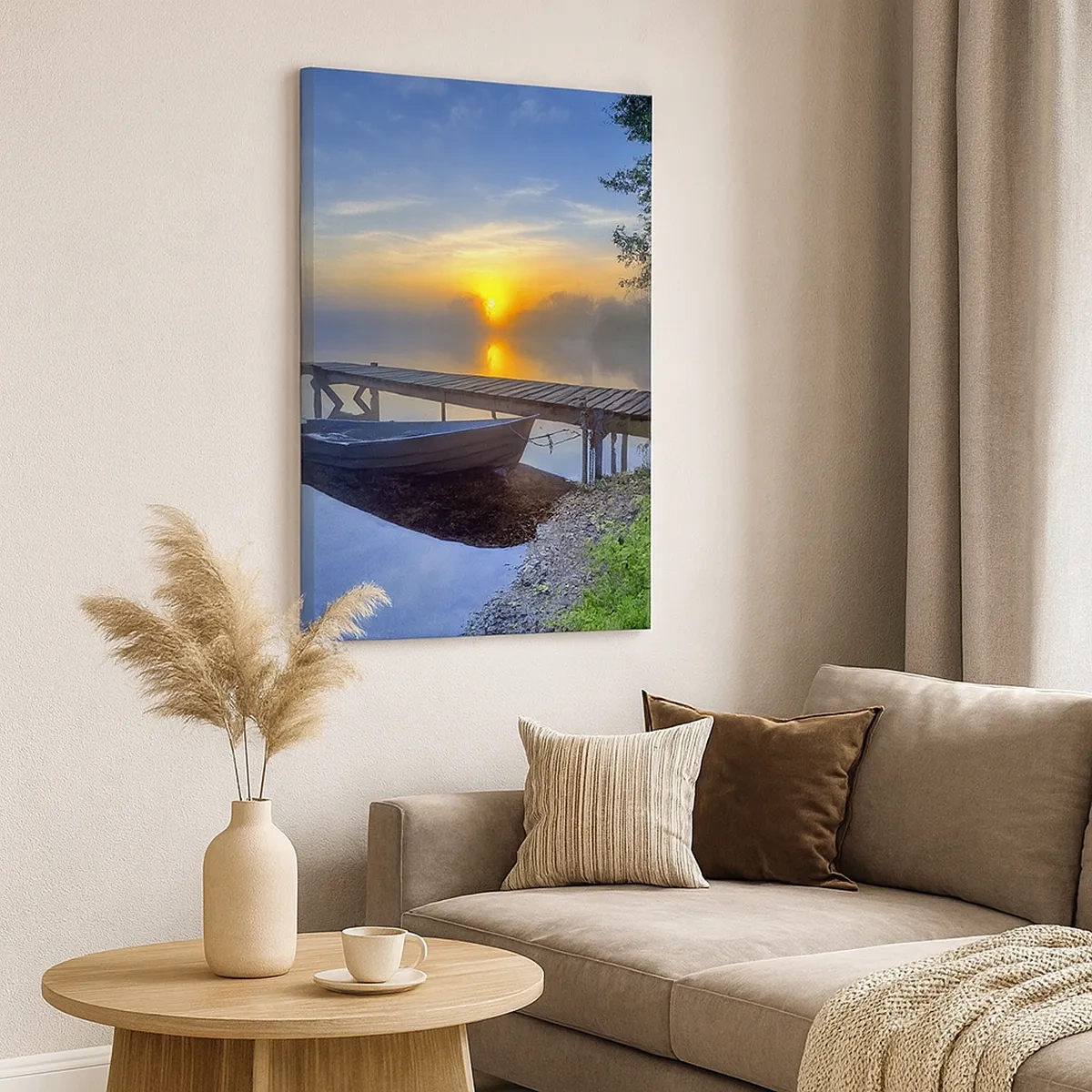Quadro su tela - Stampe su Tela - Un molo sul lago all'alba con una barca sulla riva - 50x70cm - Come la normalità diventa magica - Decorazione murale moderna per soggiorno e camera da letto ARTTOR