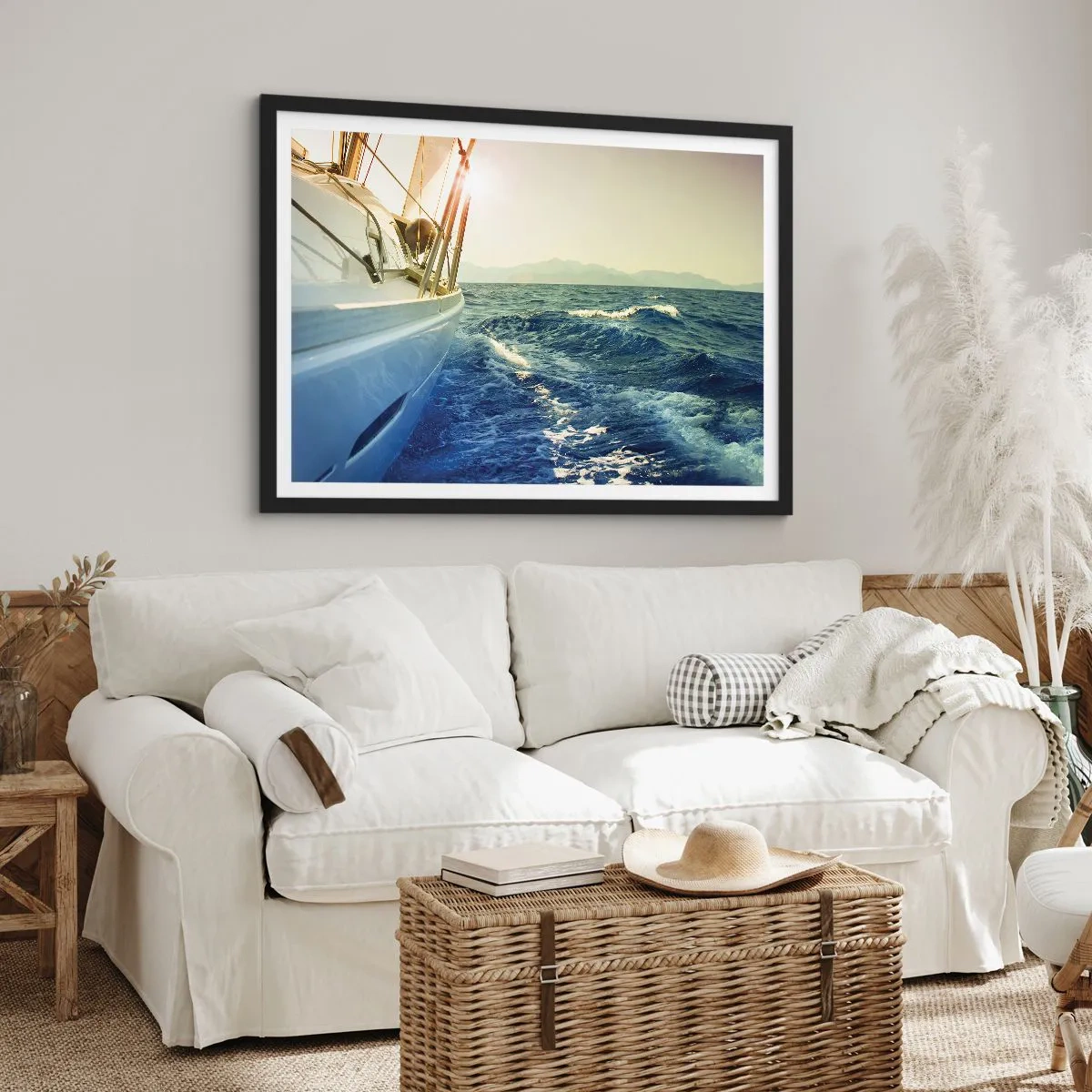 Poster in cornice nera - Uno yacht in mare aperto con vista sulle onde - 70x50cm - Verso l'avventura - Decorazione murale moderna per soggiorno e camera da letto ARTTOR