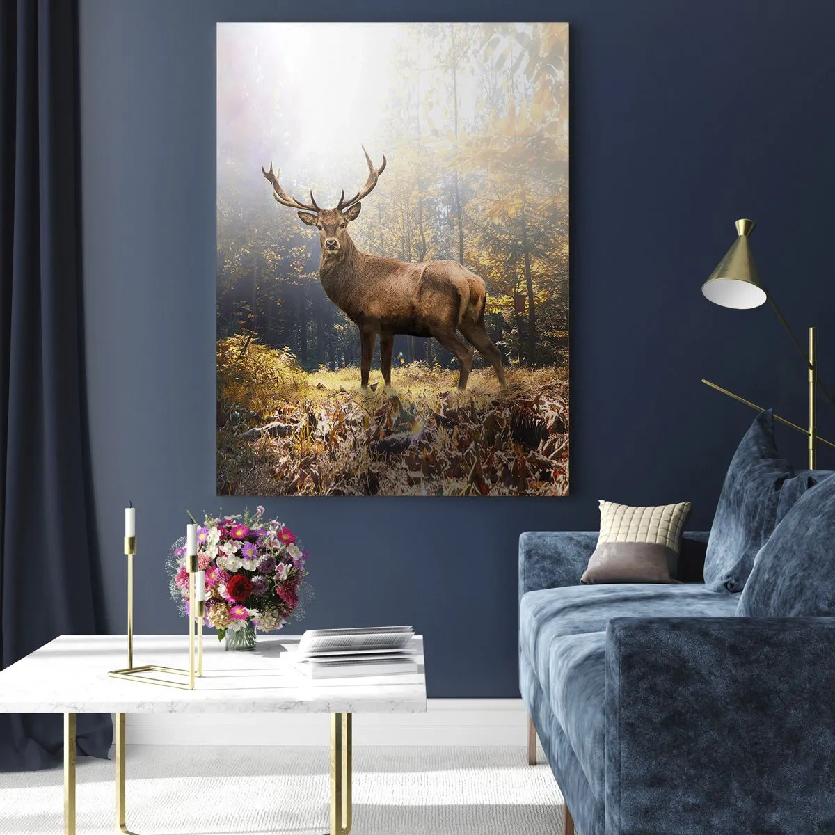 Quadro su vetro - Un maestoso cervo in una foresta autunnale illuminata dal sole - 50x70cm - Nella piena maestà - Decorazione murale moderna per soggiorno e camera da letto ARTTOR