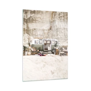 Quadro su vetro - L'interno di un camper in un ambiente desertico, con elementi boho e naturali. - 50x70cm - è tempo di viaggiare - Decorazione murale moderna per soggiorno e camera da letto ARTTOR