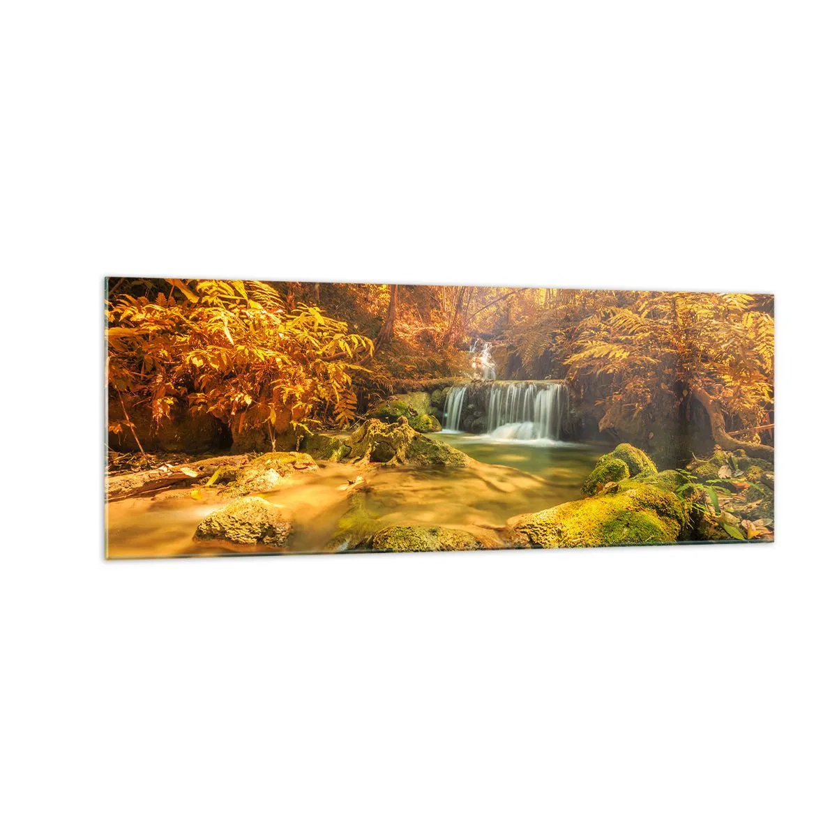 Quadro su vetro - Una cascata dorata in una foresta autunnale circondata dal verde - 140x50cm - Cascata boschiva in oro - Decorazione murale moderna per soggiorno e camera da letto ARTTOR