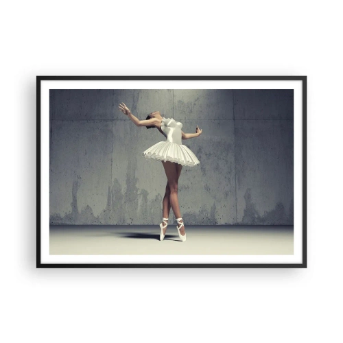 Poster in cornice nera - Una ballerina in abito bianco contro un muro grezzo. - 100x70cm - Leggero come un uccello - Decorazione murale moderna per soggiorno e camera da letto ARTTOR
