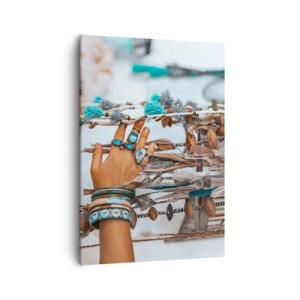 Quadro su tela - Stampe su Tela - Una mano adornata con gioielli boho con decorazioni sullo sfondo - 50x70cm - Tesori locali - Decorazione murale moderna per soggiorno e camera da letto ARTTOR