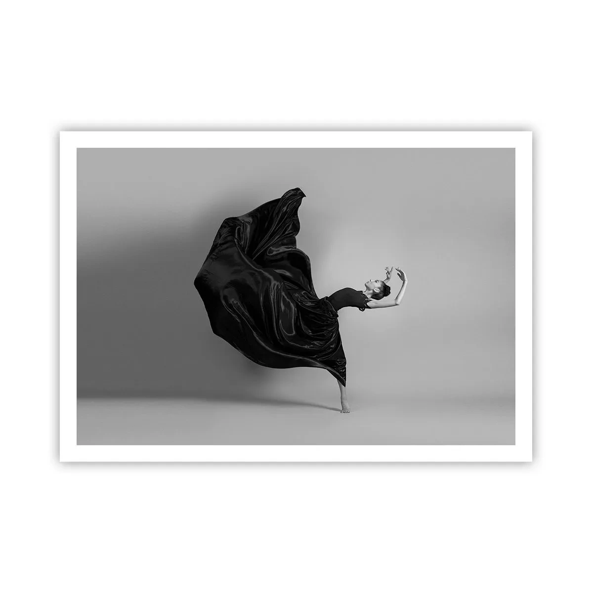Poster - Un'elegante ballerina in abito nero in movimento - 100x70cm - Musica alata - Decorazione murale moderna per soggiorno e camera da letto ARTTOR