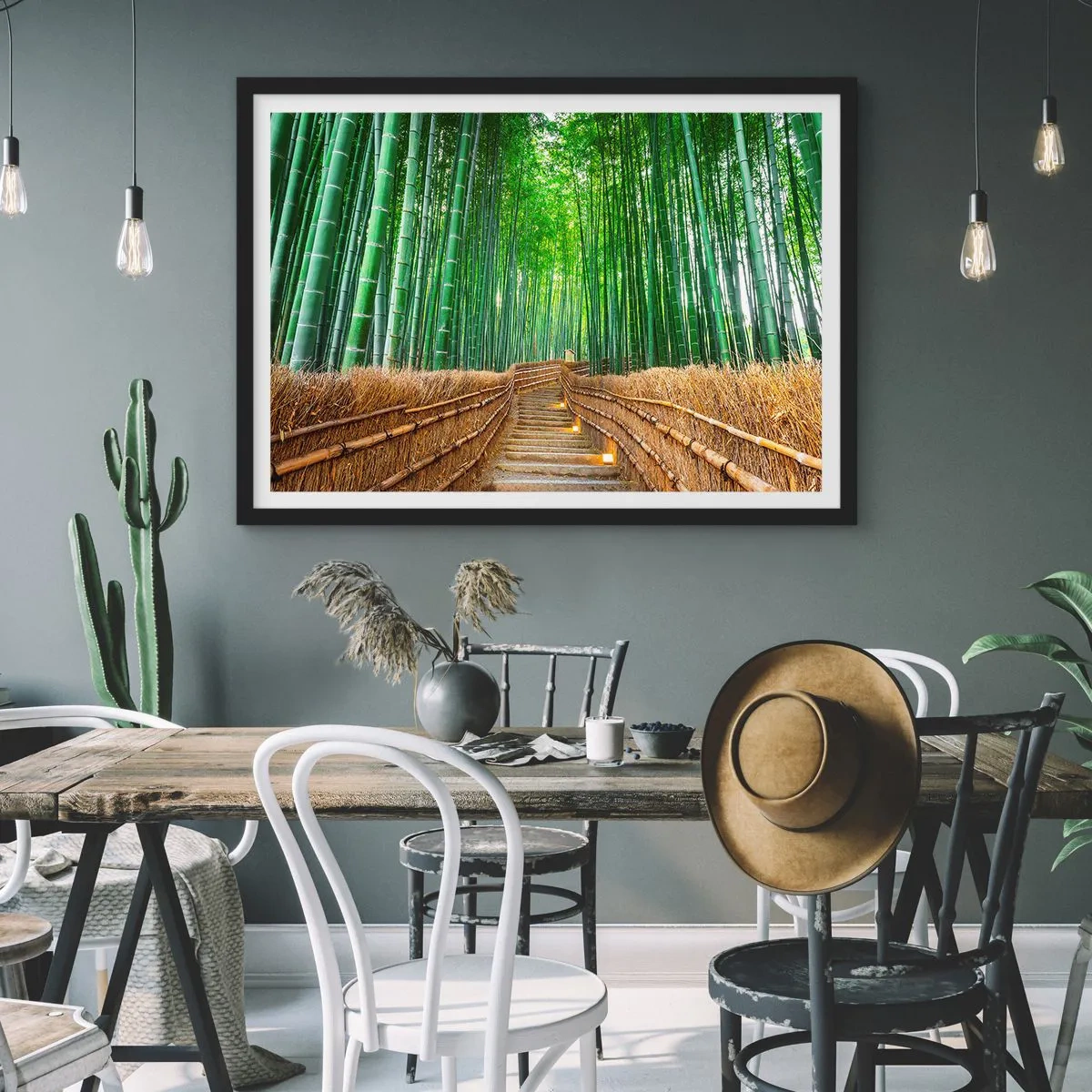 Poster in cornice nera - Un sentiero in una fitta foresta di bambù - 100x70cm - Essenza della natura asiatica - Decorazione murale moderna per soggiorno e camera da letto ARTTOR