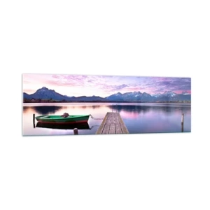 Quadro su vetro - Un molo di legno con una barca su un lago circondato da montagne al tramonto - 160x50cm - Silenzio amichevole - Decorazione murale moderna per soggiorno e camera da letto ARTTOR