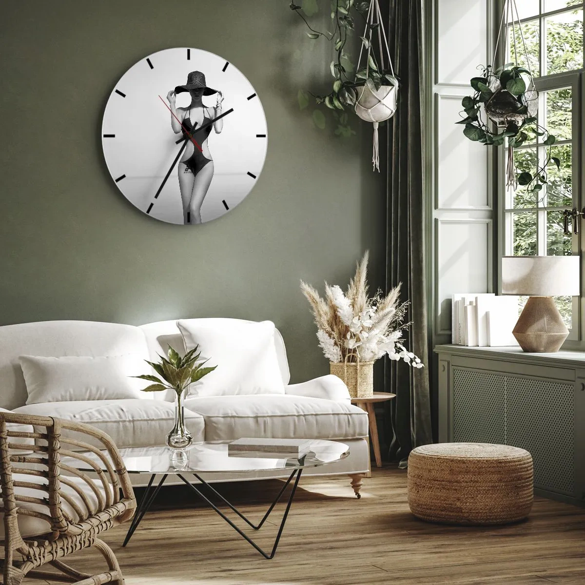 Orologio da parete - Orologio in Vetro - Una donna in costume da bagno nero e cappello contro il mare - 30x30cm - Il mio nome è Eleganza - Decorazione murale moderna per soggiorno, cucina e camera da letto ARTTOR