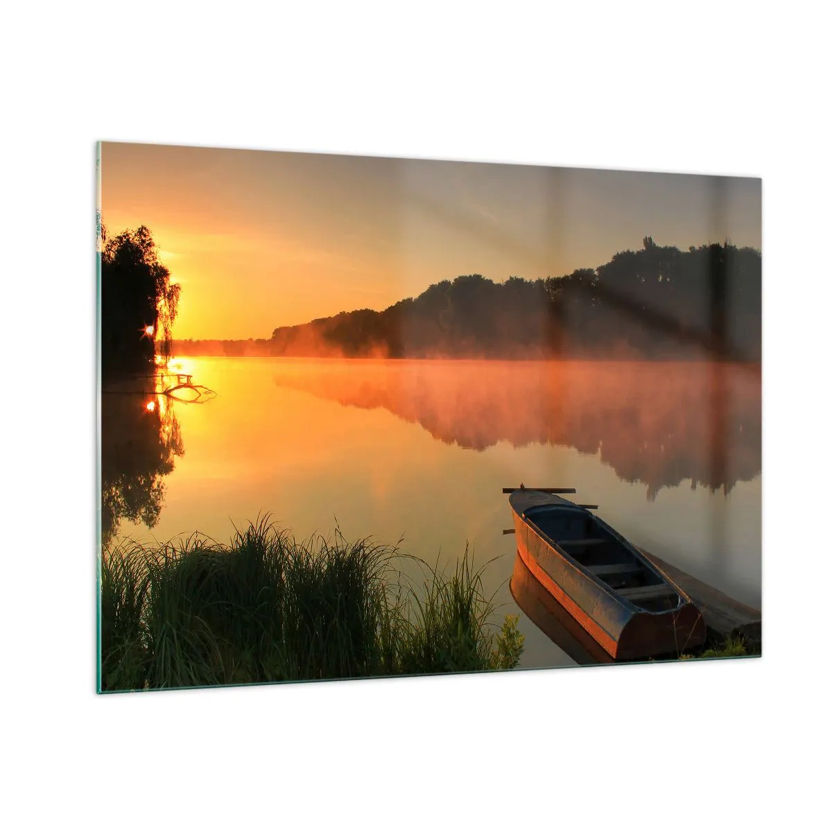 Quadro su vetro - Alba su un lago calmo con una barca sulla riva - 100x70cm - Alba sull'acqua, come uno specchio - Decorazione murale moderna per soggiorno e camera da letto ARTTOR