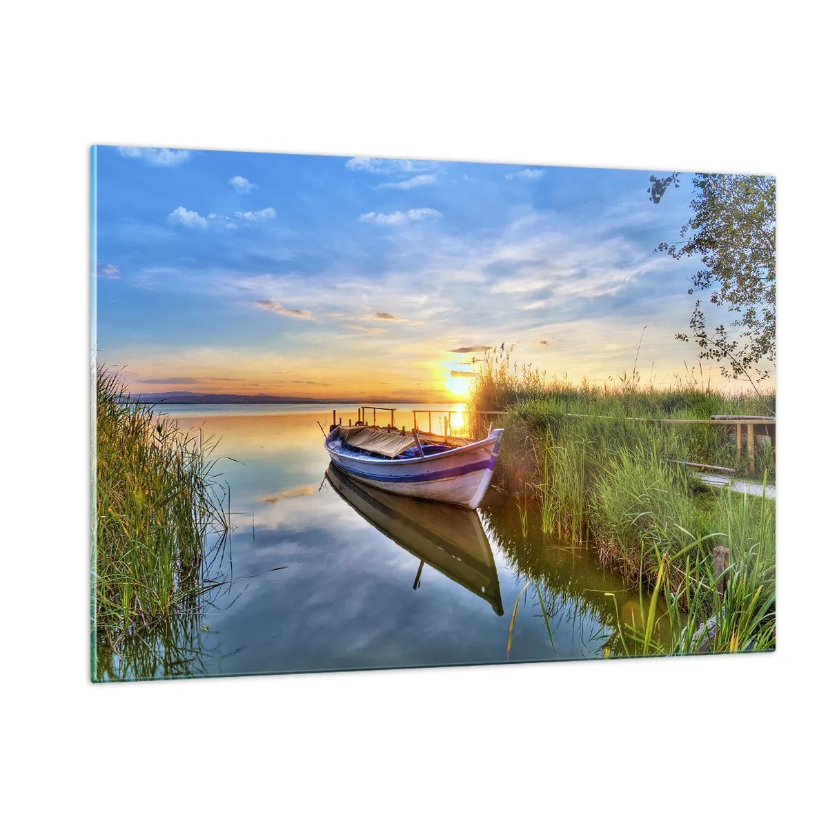 Quadro su vetro - Una barca ormeggiata sulla riva di un lago al tramonto - 120x80cm - L'insenatura dei sogni realizzati - Decorazione murale moderna per soggiorno e camera da letto ARTTOR