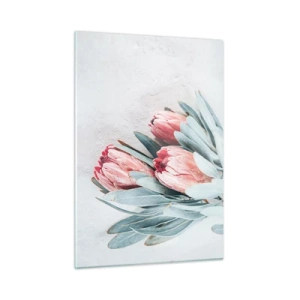 Quadro su vetro - Tre fiori di protea pastello con foglie su uno sfondo chiaro - 50x70cm - Imbarazzati per la propria bellezza - Decorazione murale moderna per soggiorno e camera da letto ARTTOR