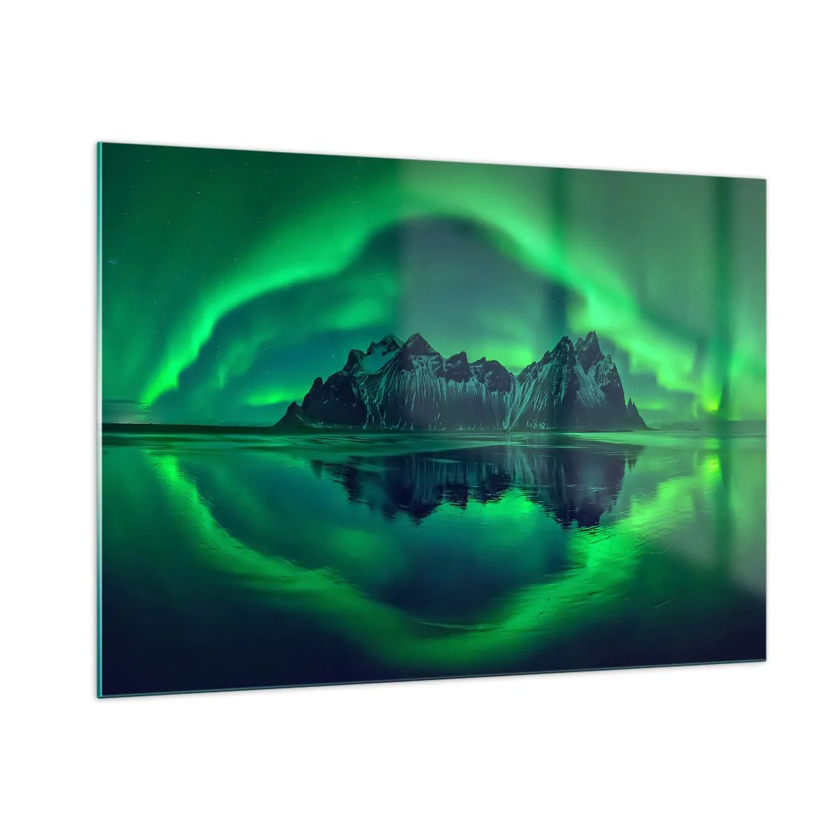 Quadro su vetro - L'aurora boreale che aleggia su un paesaggio montano e si riflette nell'acqua - 100x70cm - Tra le braccia dell'aurora boreale - Decorazione murale moderna per soggiorno e camera da letto ARTTOR