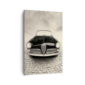 Quadro su tela - Stampe su Tela - Un'auto d'epoca su una piazza di ciottoli in stile monocromatico - 80x120cm - Come non amarmi? - Decorazione murale moderna per soggiorno e camera da letto ARTTOR
