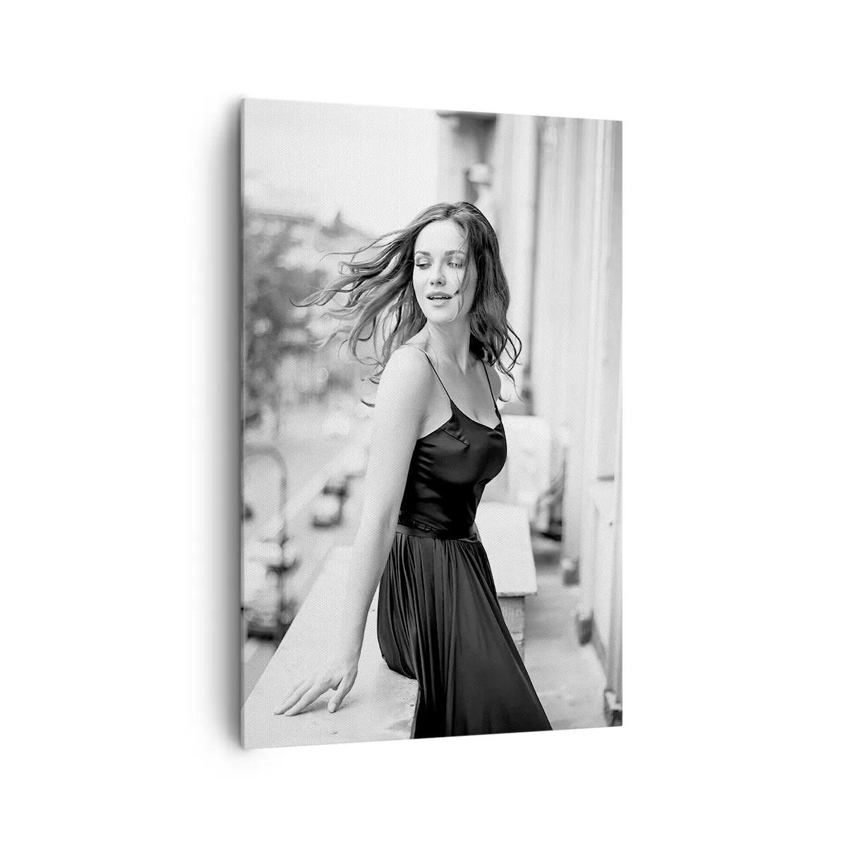 Quadro su tela - Stampe su Tela - Foto in bianco e nero di una donna su un balcone - 80x120cm - Sicuramente parigina - Decorazione murale moderna per soggiorno e camera da letto ARTTOR