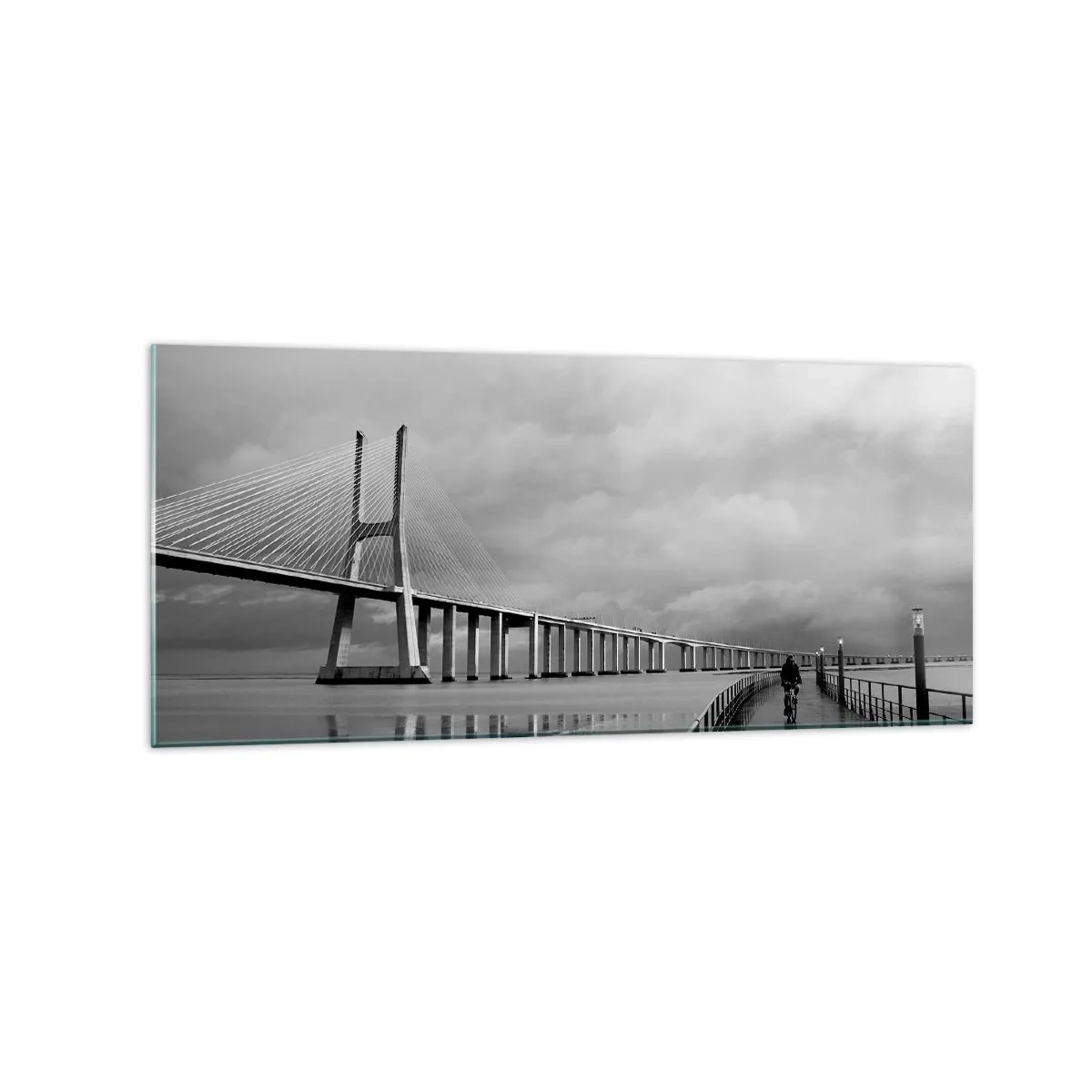 Quadro su vetro - Un ponte sospeso sull'acqua in bianco e nero - 120x50cm - A ciascuno ciò che gli spetta - Decorazione murale moderna per soggiorno e camera da letto ARTTOR