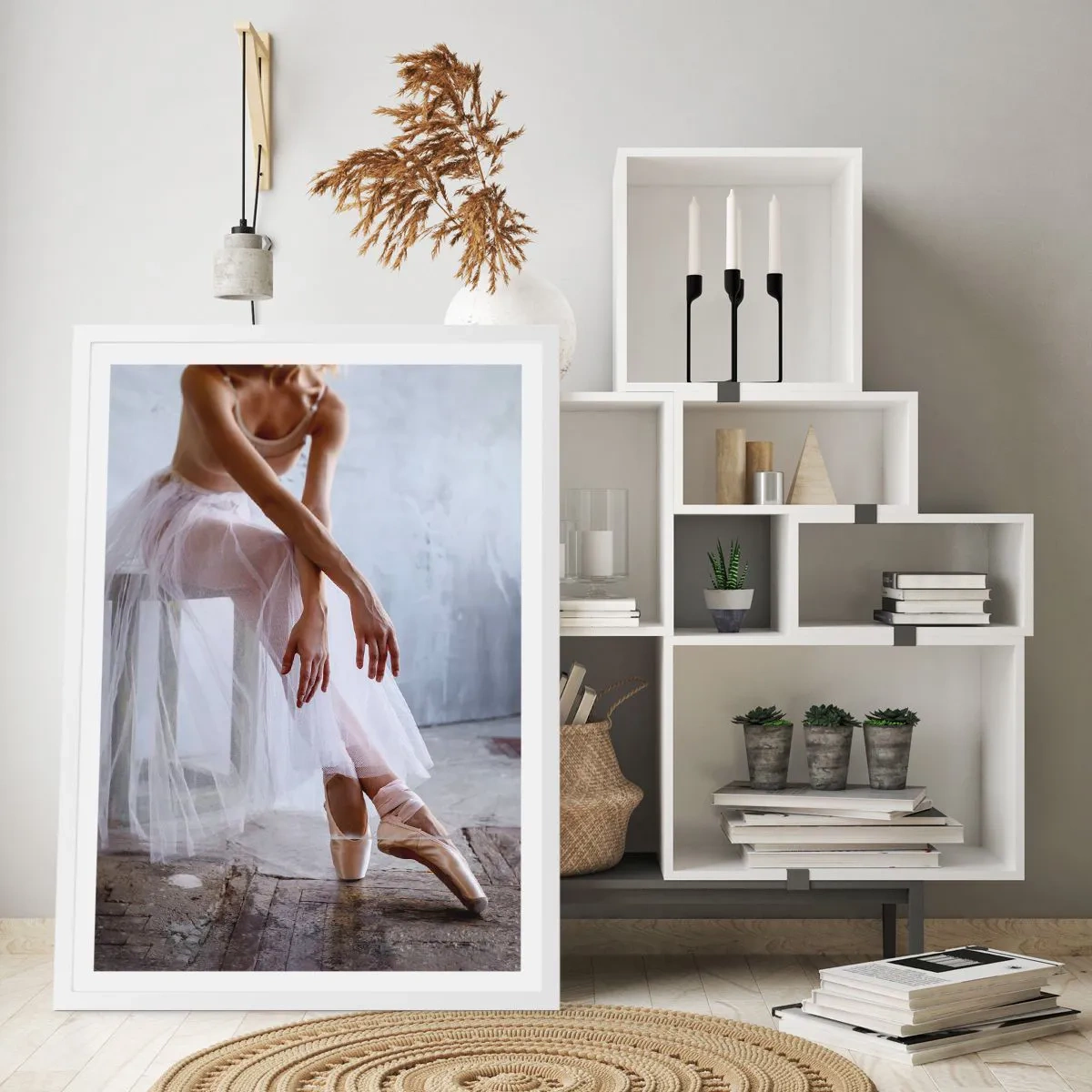 Poster in cornice bianca - Prima che si accendano le luci del palco - 61x91 cm