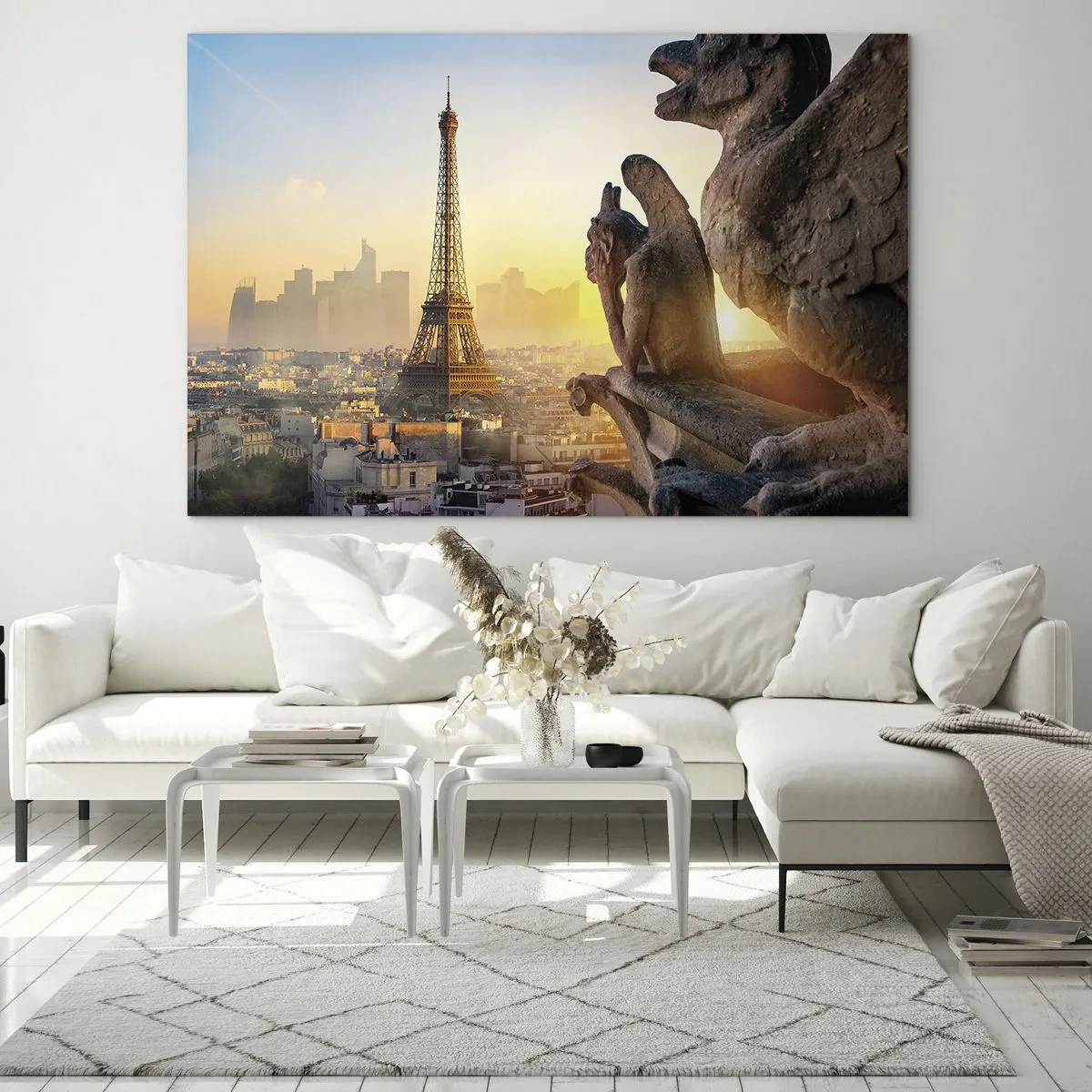 Quadro su vetro - La Torre Eiffel nella nebbia mattutina, con vista su Parigi e sculture gotiche - 100x70cm - Tante cose sono cambiate... - Decorazione murale moderna per soggiorno e camera da letto ARTTOR