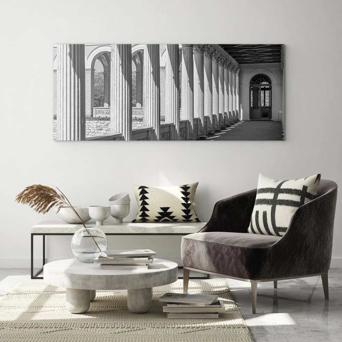Quadro su vetro - Colonnato in stile classico in bianco e nero - 140x50cm - Portico soleggiato - Decorazione murale moderna per soggiorno e camera da letto ARTTOR