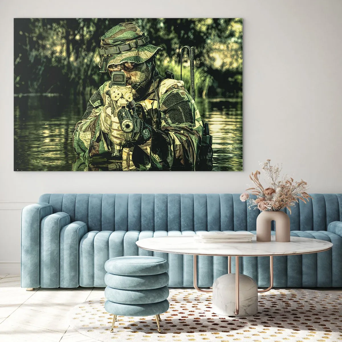 Quadro su vetro - Un soldato in mimetica completa mira attraverso una visiera in un ambiente acquatico. - 70x50cm - Il migliore di tutti - Decorazione murale moderna per soggiorno e camera da letto ARTTOR