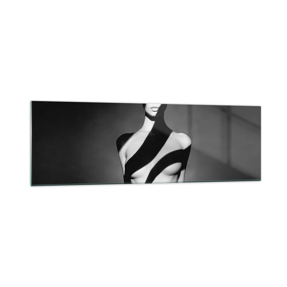 Quadro su vetro - Ritratto in bianco e nero di una donna in luce e ombra - 160x50cm - Luci e ombre - Decorazione murale moderna per soggiorno e camera da letto ARTTOR