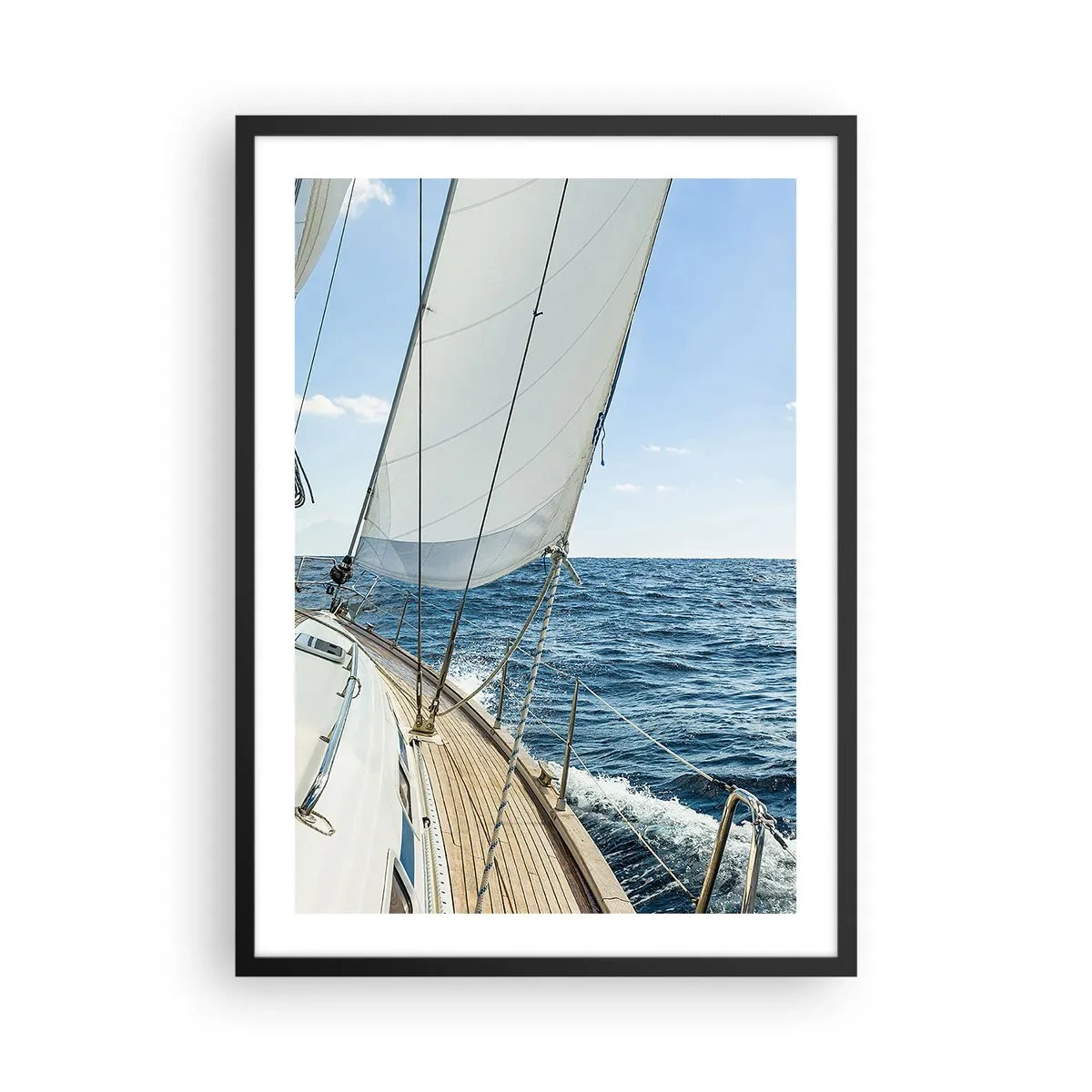 Poster in cornice nera - Una barca a vela in alto mare in una giornata di sole - 50x70cm - Benvenuta avventura - Decorazione murale moderna per soggiorno e camera da letto ARTTOR