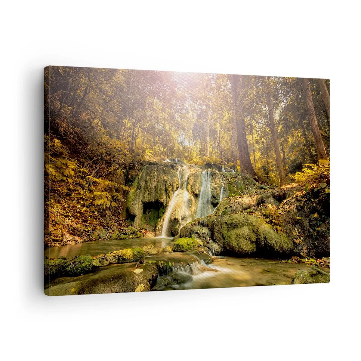 Quadro su tela - Stampe su Tela - Una cascata nella foresta sotto i raggi del sole, circondata dal verde - 70x50cm - Cascata boschiva in verde - Decorazione murale moderna per soggiorno e camera da letto ARTTOR