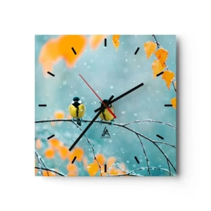 Orologio da parete - Orologio in Vetro - Due uccelli su un ramo in un ambiente invernale con foglie gialle. - 30x30cm - Pettegolezzi alati - Decorazione murale moderna per soggiorno e camera da letto ARTTOR